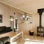 Nyaraló With Fireplace 01 Glesborg