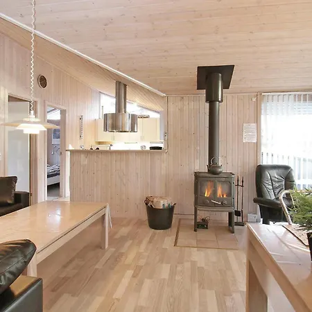 Cozy Home In Glesborg With Sauna *